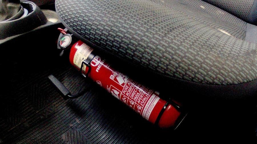 Extintor de incêndio em automóveis