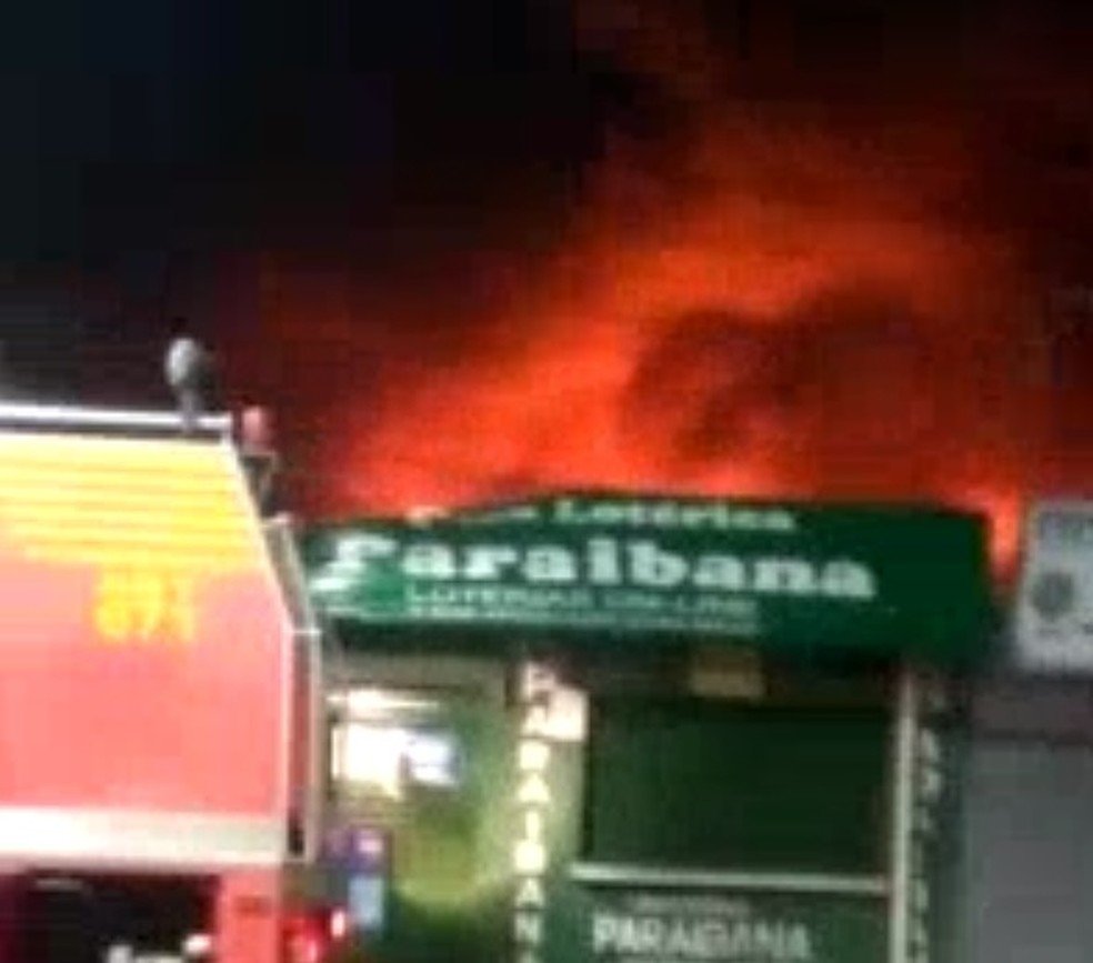 Incêndio atinge Mercado das Farinhas